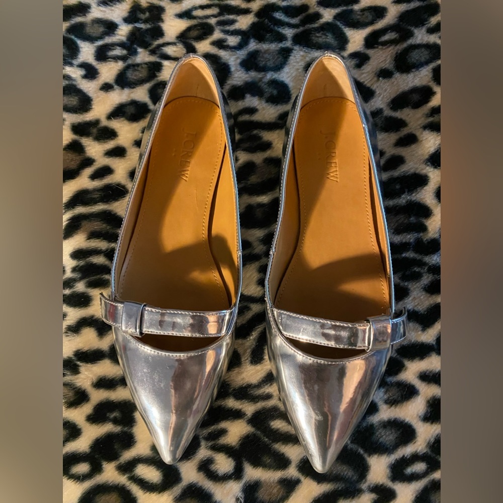 Awesome J.Crew Metallic Silver leather flats size 6